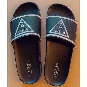 Guess pool slides size 8